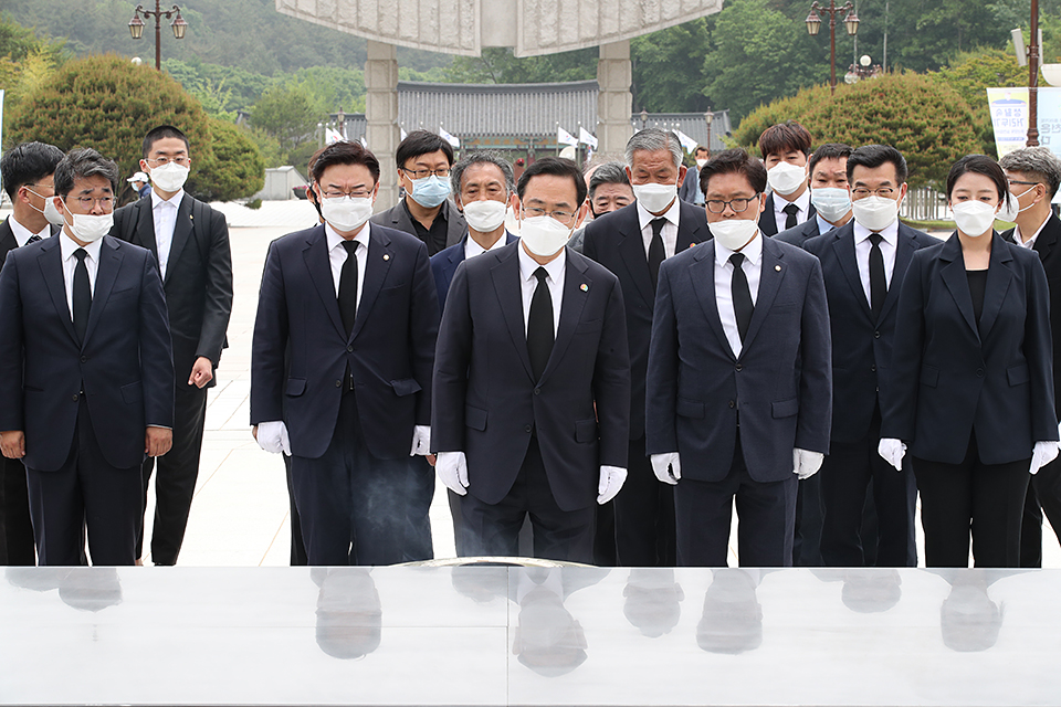 제목 노출 영역입니다 이미지