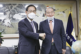 유경현 헌정회장 예방