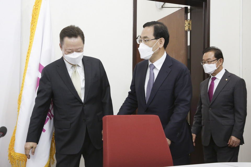 제목 노출 영역입니다 이미지