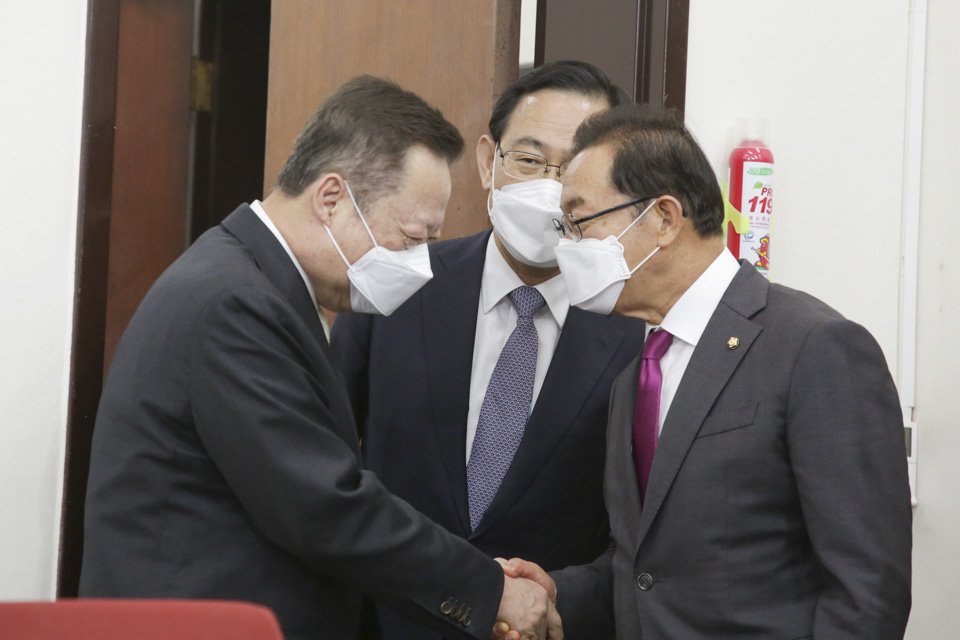 제목 노출 영역입니다 이미지