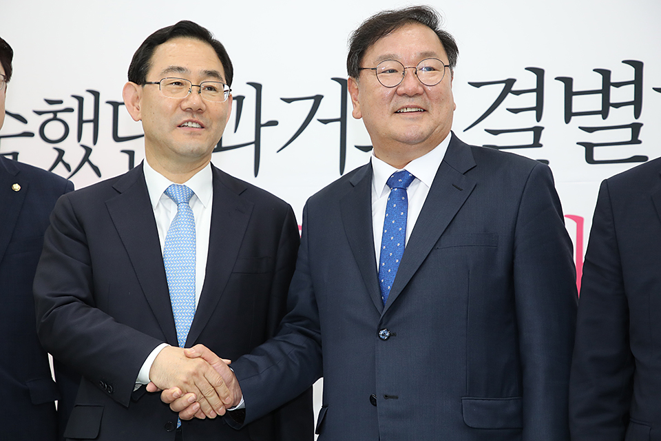 제목 노출 영역입니다 이미지