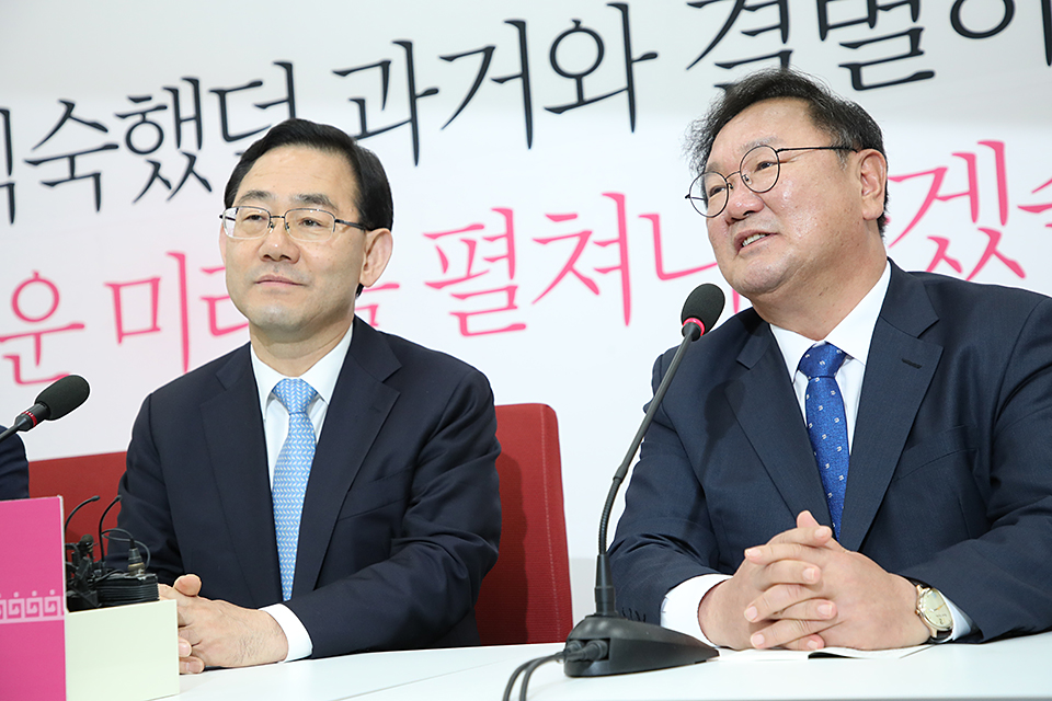 제목 노출 영역입니다 이미지