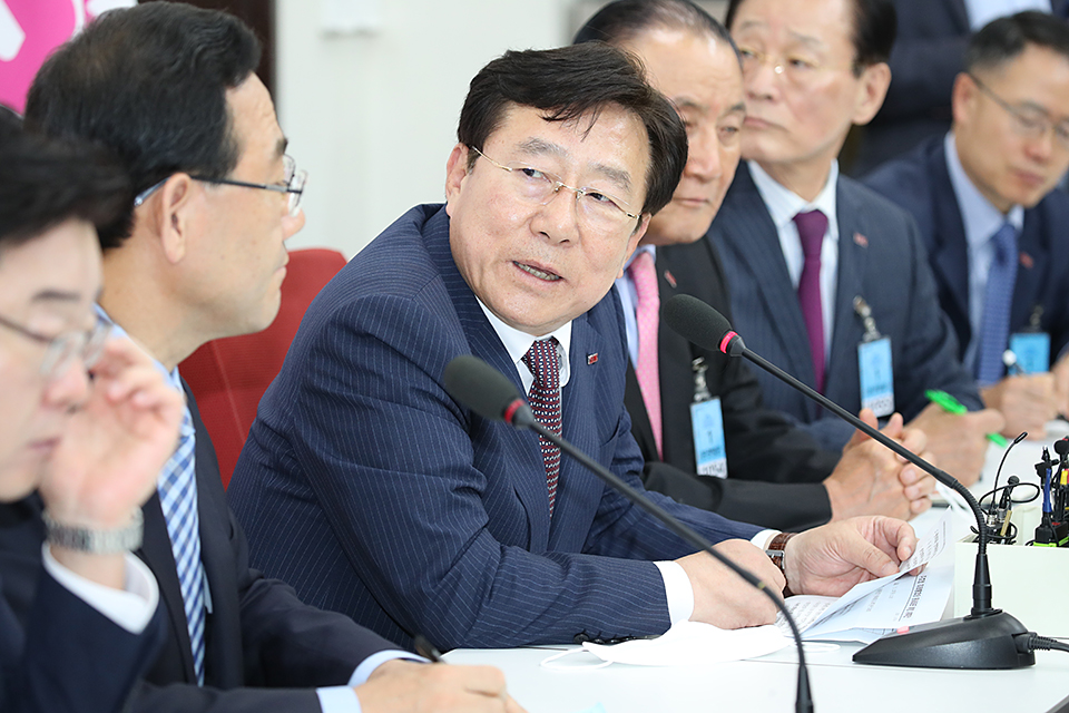 제목 노출 영역입니다 이미지