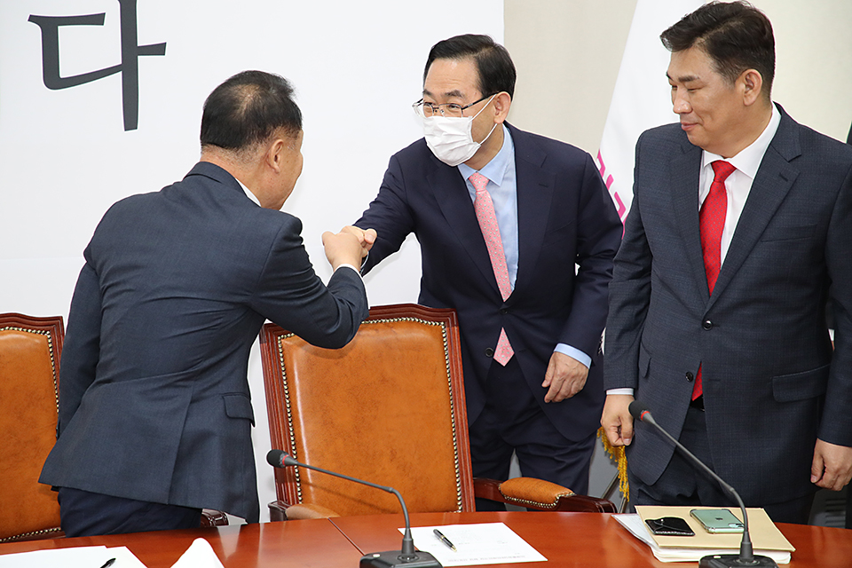 제목 노출 영역입니다 이미지