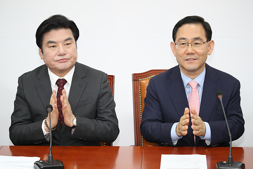 제목 노출 영역입니다 이미지