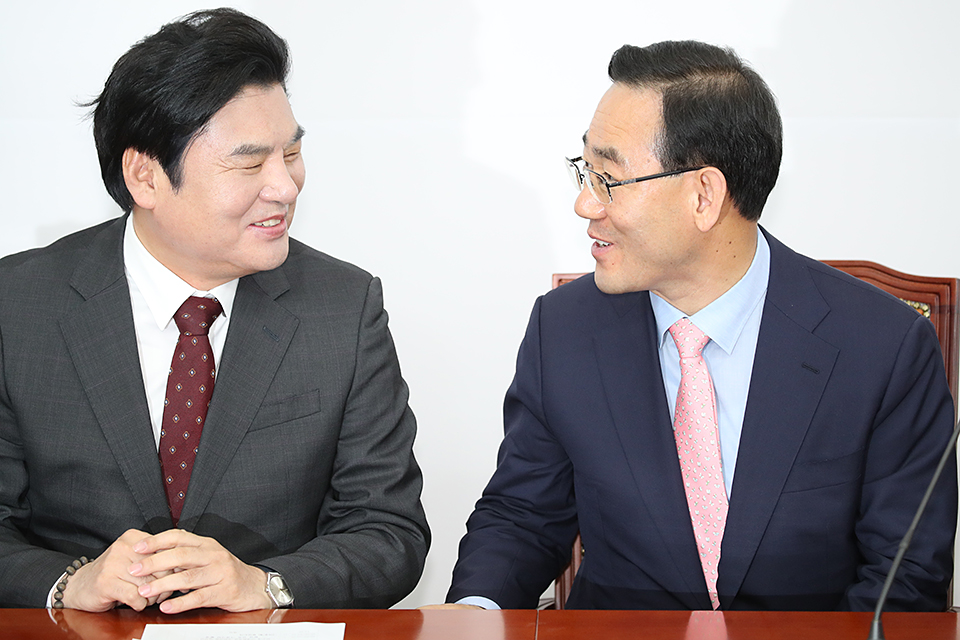 제목 노출 영역입니다 이미지