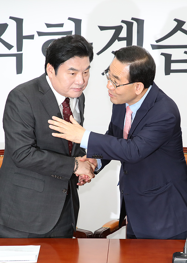 제목 노출 영역입니다 이미지