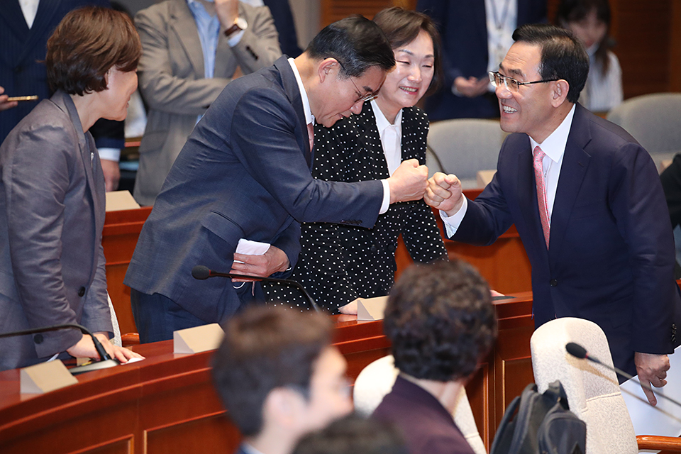 제목 노출 영역입니다 이미지
