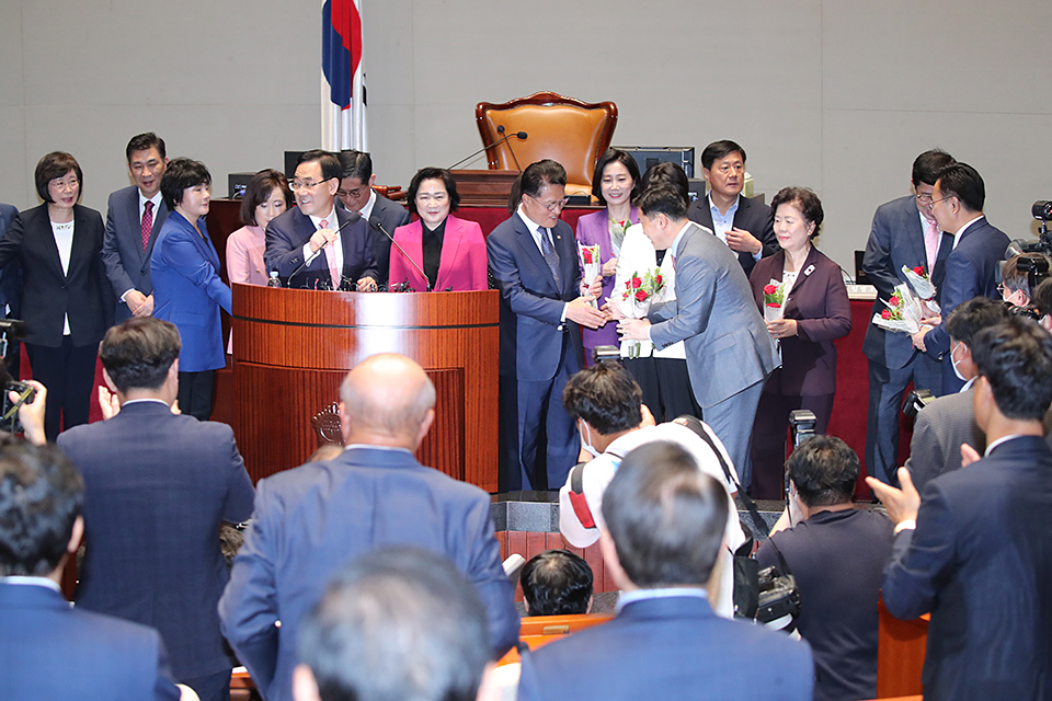 제목 노출 영역입니다 이미지
