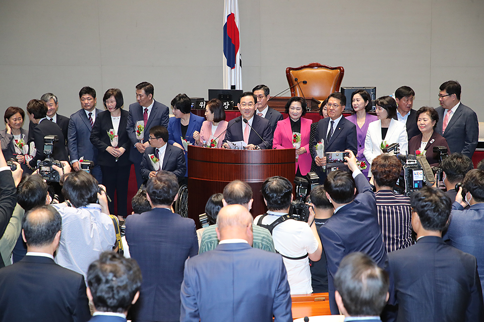 제목 노출 영역입니다 이미지