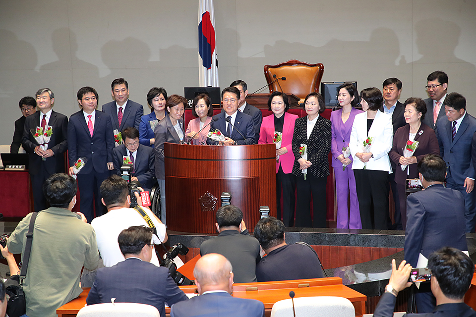 제목 노출 영역입니다 이미지