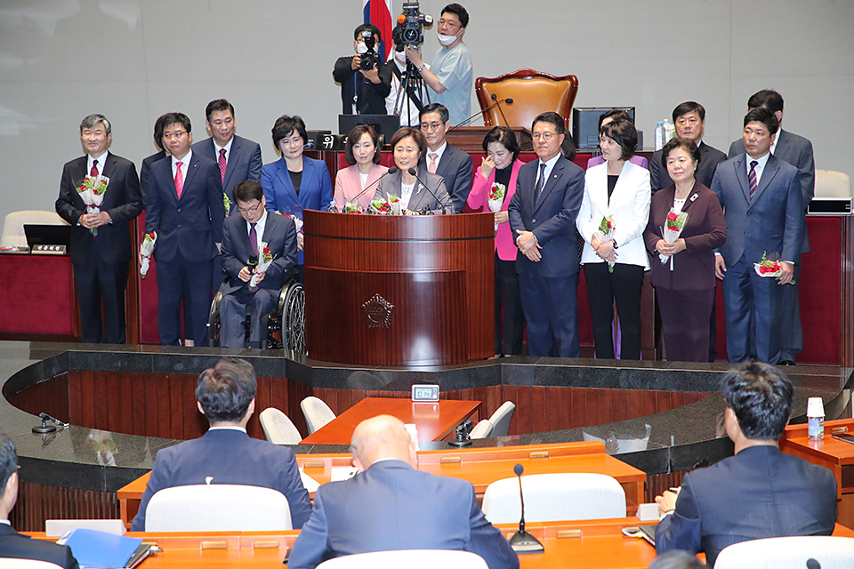 제목 노출 영역입니다 이미지