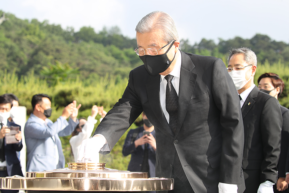 제목 노출 영역입니다 이미지