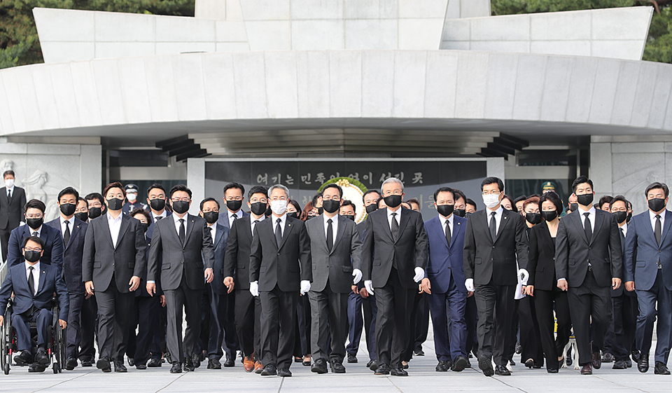 제목 노출 영역입니다 이미지