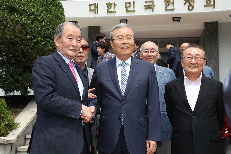 제목 노출 영역입니다 이미지