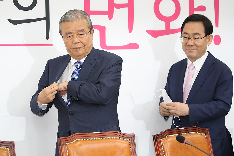 제목 노출 영역입니다 이미지