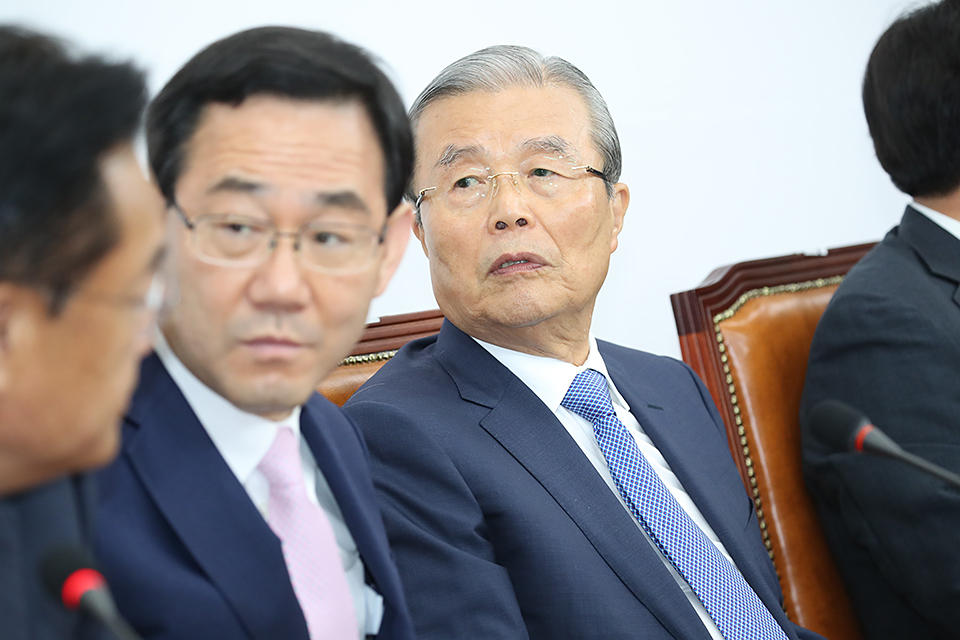 제목 노출 영역입니다 이미지
