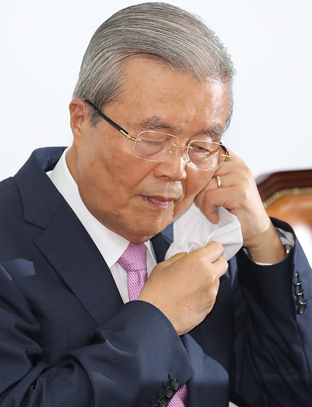 제목 노출 영역입니다 이미지