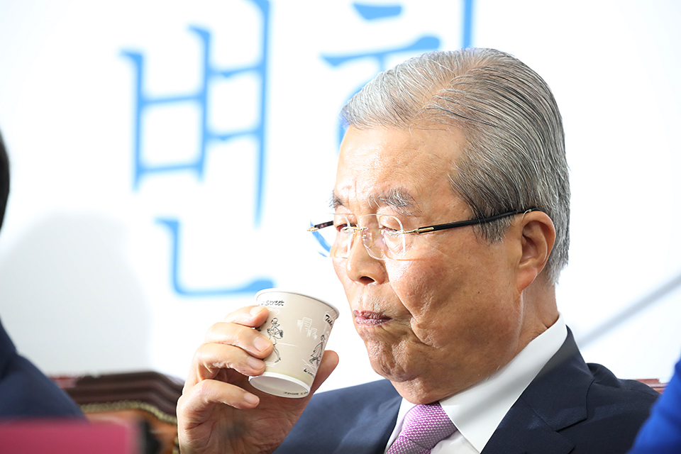 제목 노출 영역입니다 이미지