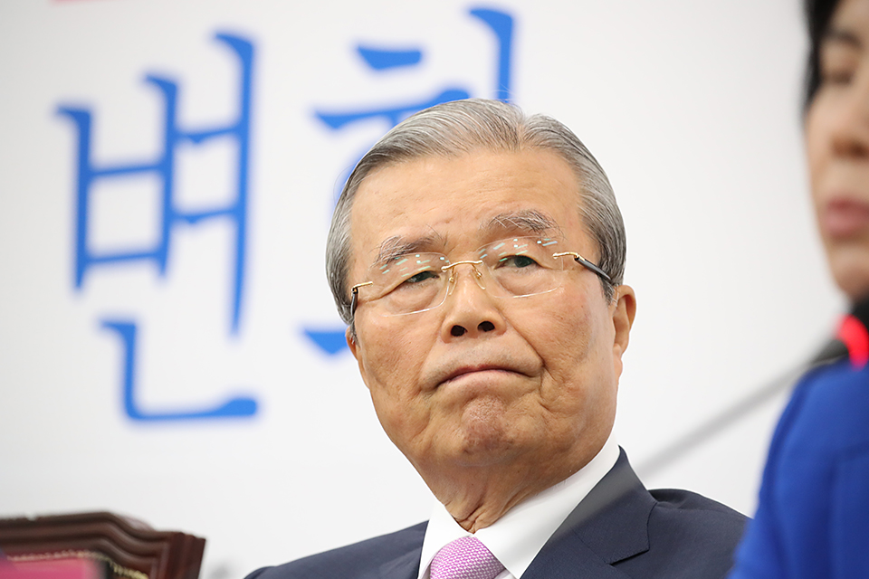 제목 노출 영역입니다 이미지