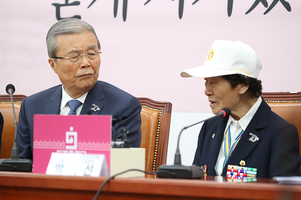 제목 노출 영역입니다 이미지