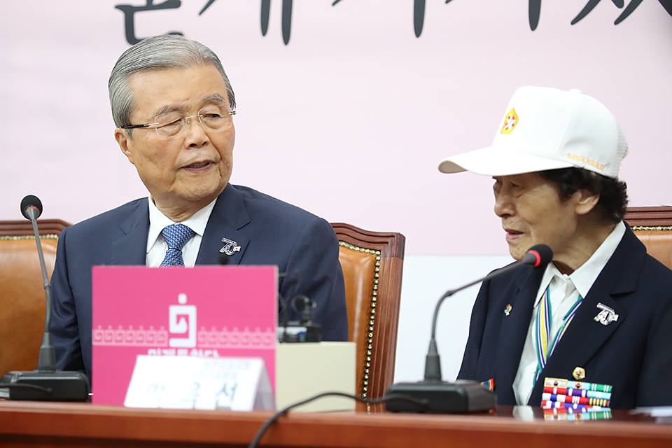 제목 노출 영역입니다 이미지