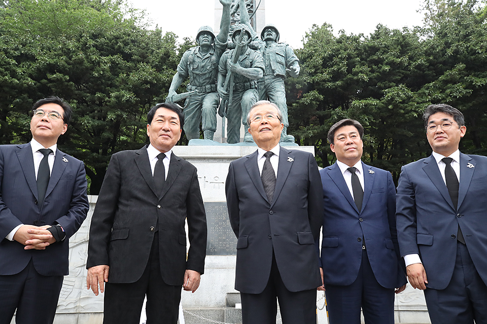 제목 노출 영역입니다 이미지