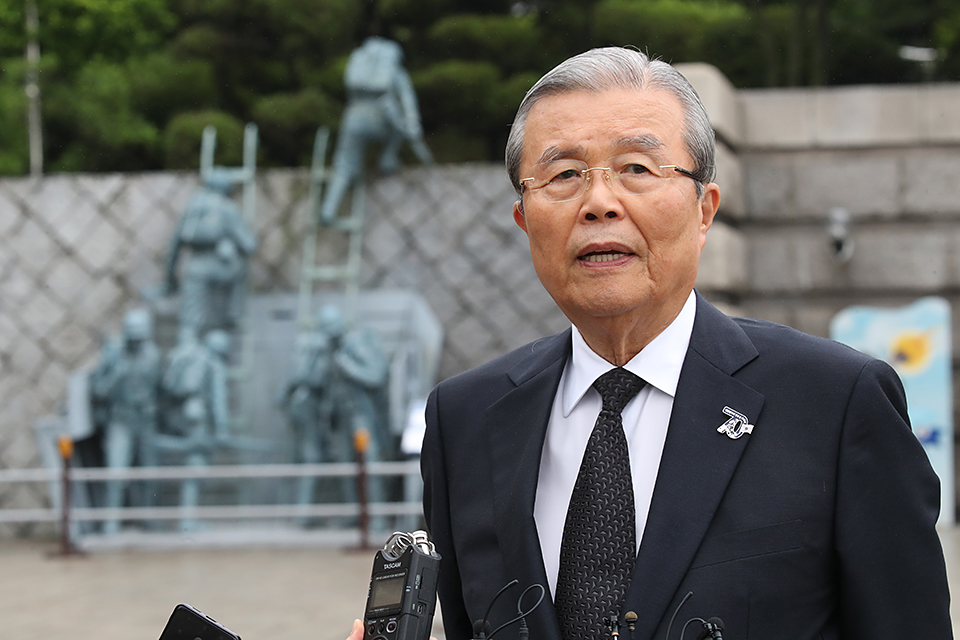 제목 노출 영역입니다 이미지