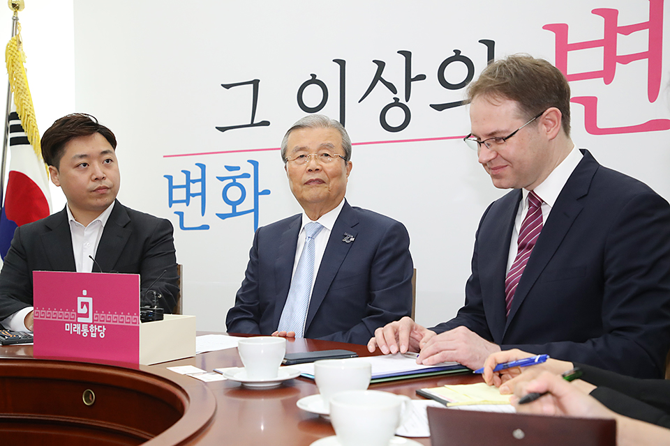 제목 노출 영역입니다 이미지