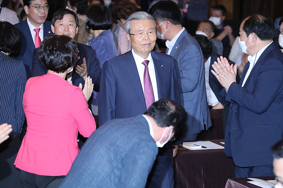 제목 노출 영역입니다 이미지