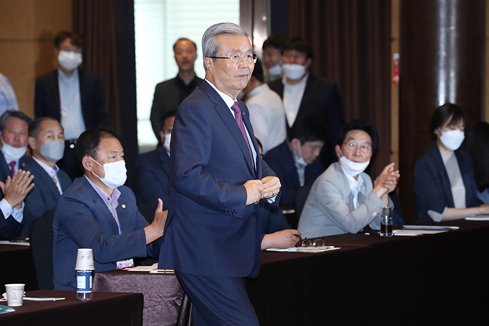 제목 노출 영역입니다 이미지