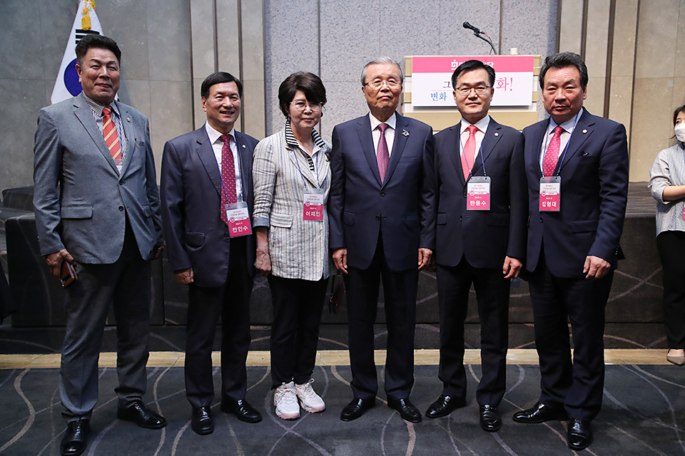 제목 노출 영역입니다 이미지