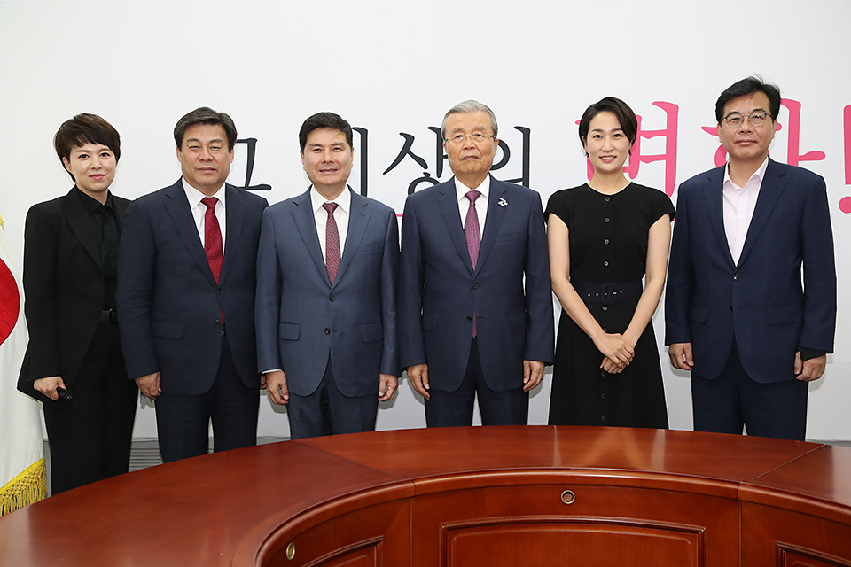 제목 노출 영역입니다 이미지