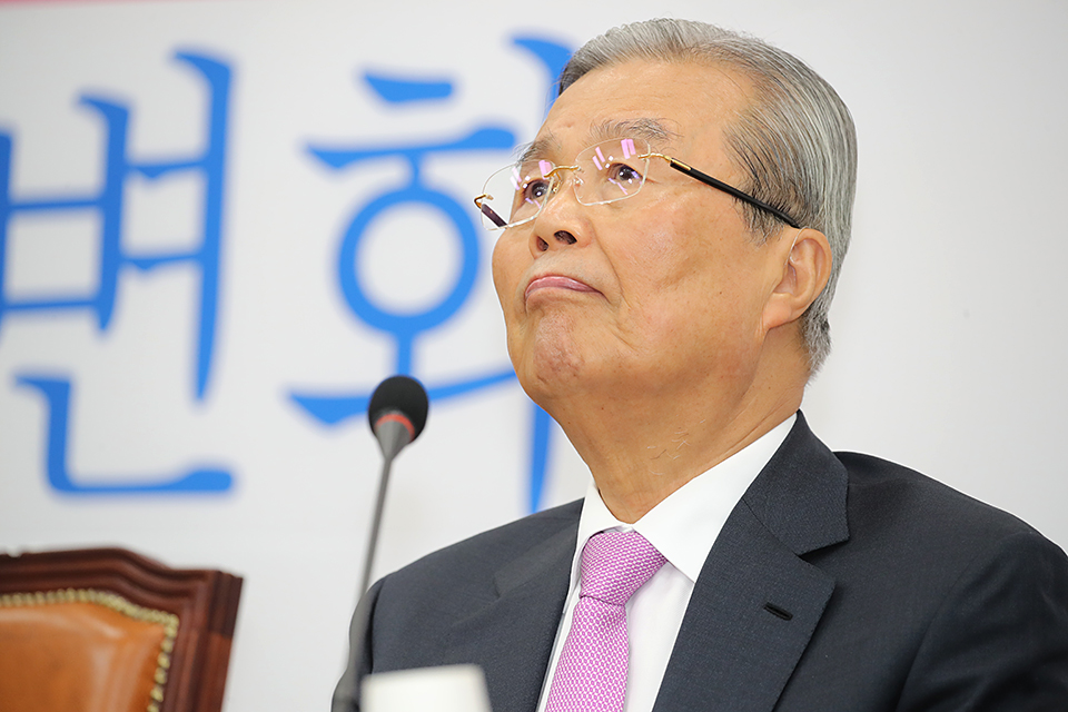 제목 노출 영역입니다 이미지