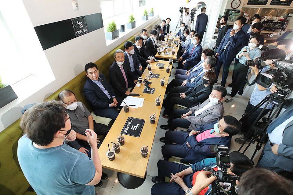 제목 노출 영역입니다 이미지