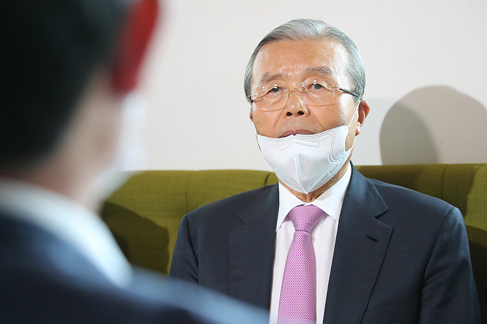 제목 노출 영역입니다 이미지