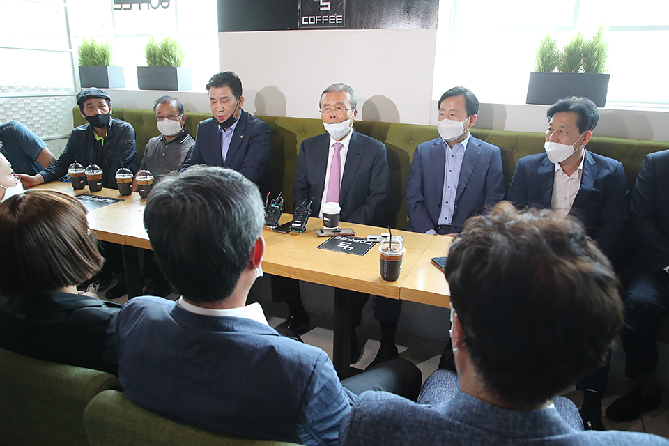 제목 노출 영역입니다 이미지