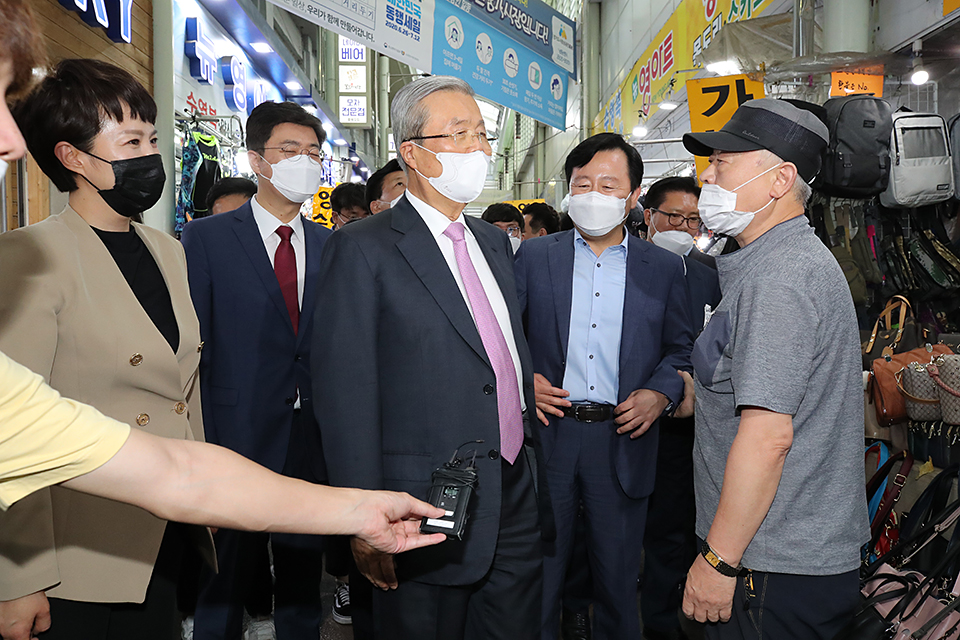 제목 노출 영역입니다 이미지