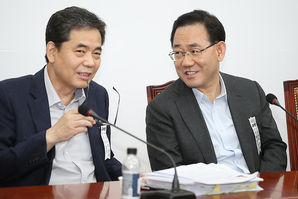 제목 노출 영역입니다 이미지