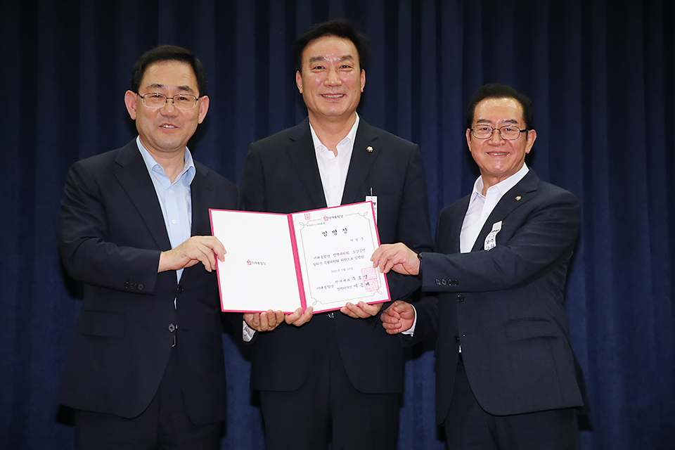 제목 노출 영역입니다 이미지