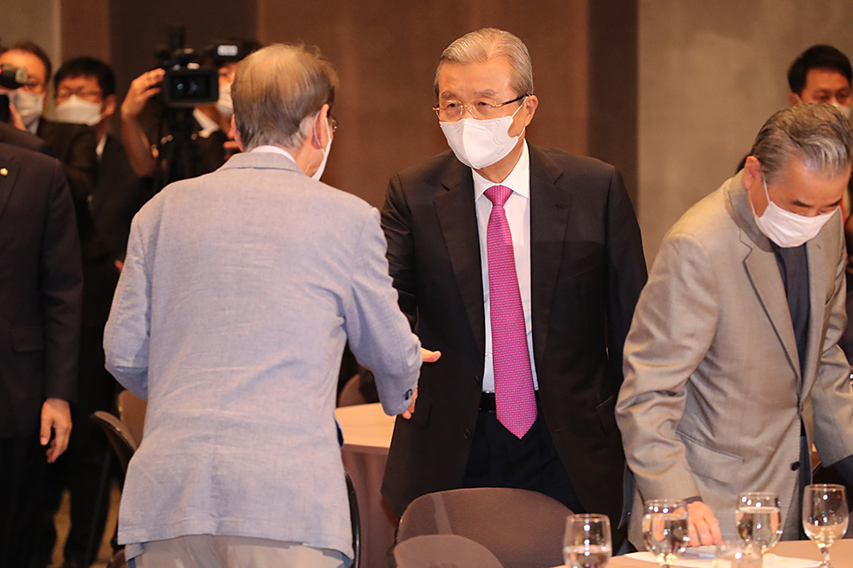 제목 노출 영역입니다 이미지