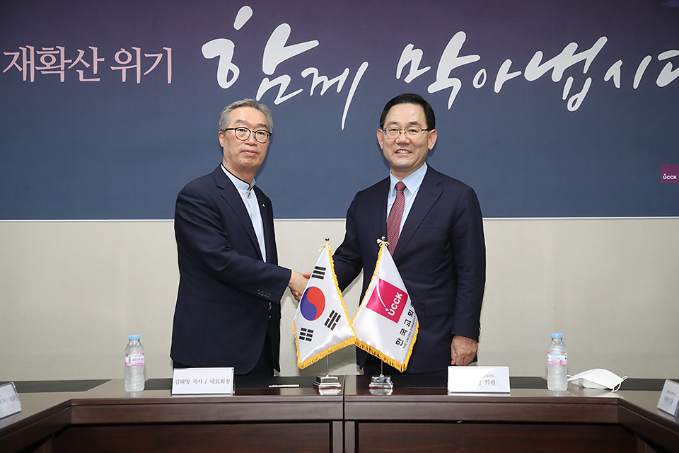 제목 노출 영역입니다 이미지