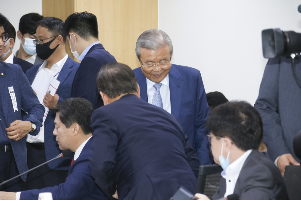 제목 노출 영역입니다 이미지