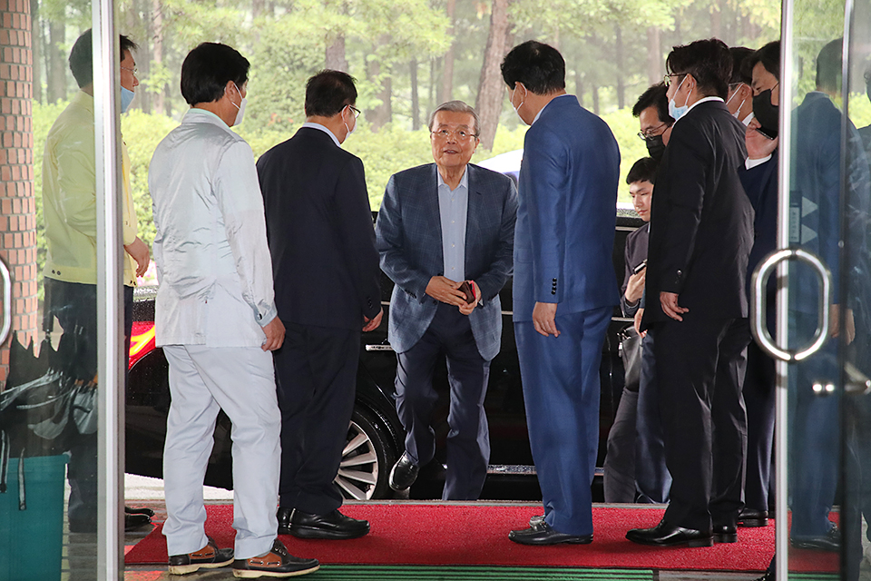 제목 노출 영역입니다 이미지