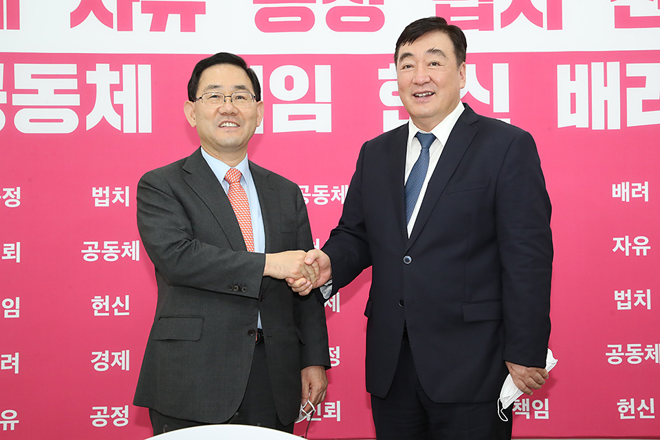 제목 노출 영역입니다 이미지