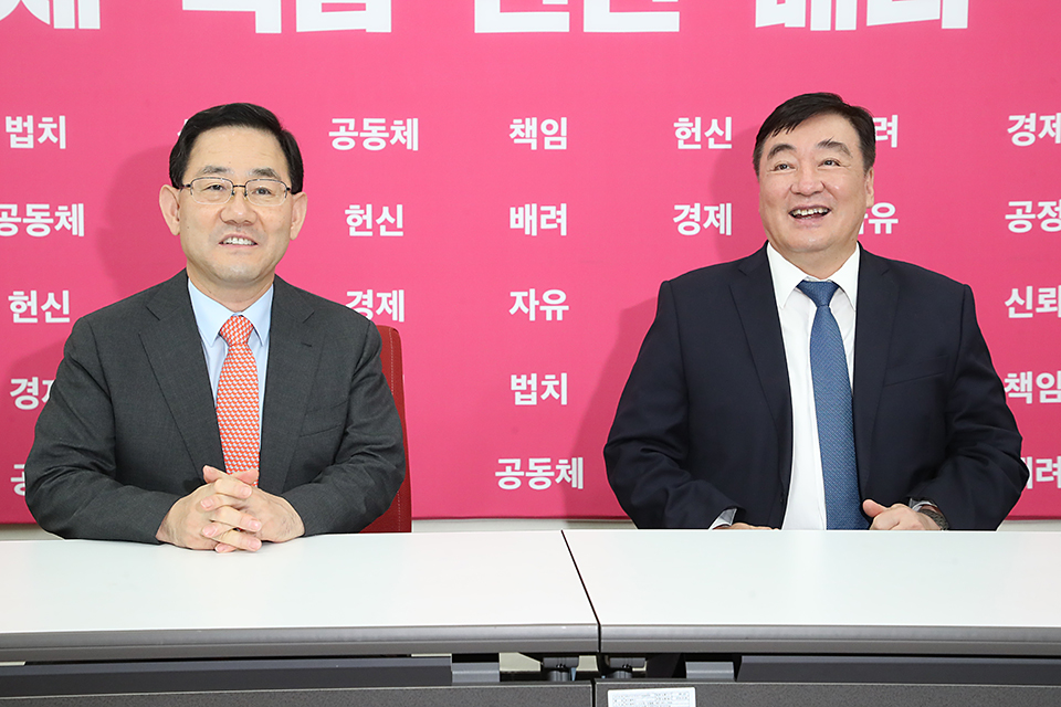 제목 노출 영역입니다 이미지