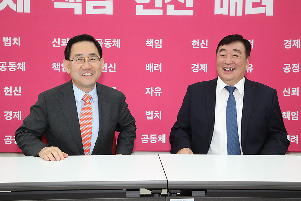 제목 노출 영역입니다 이미지