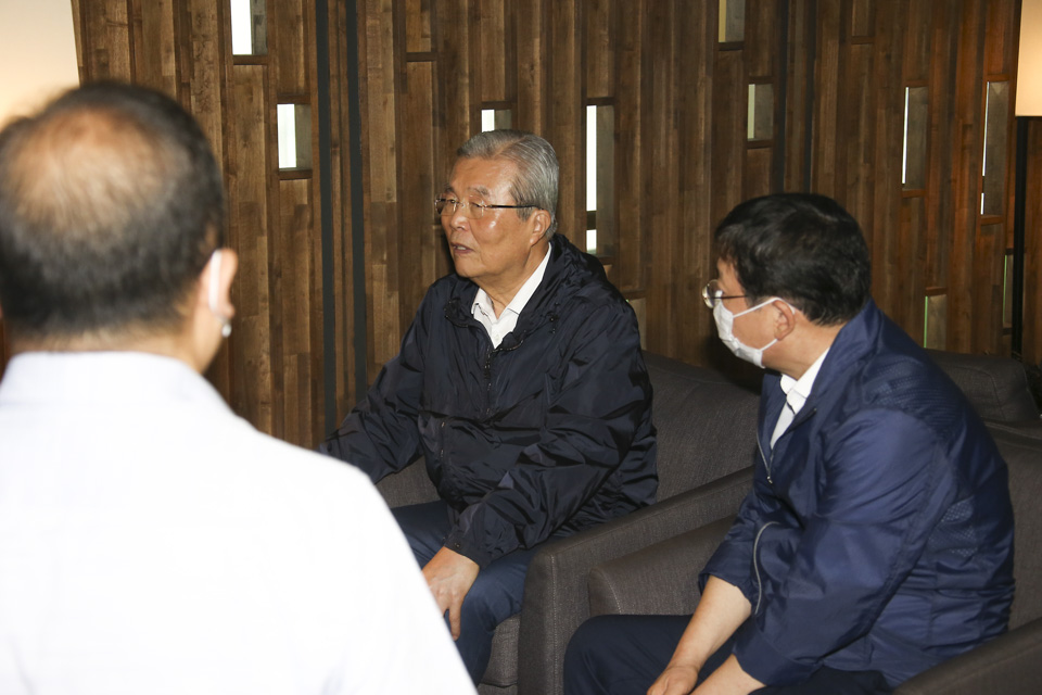 제목 노출 영역입니다 이미지