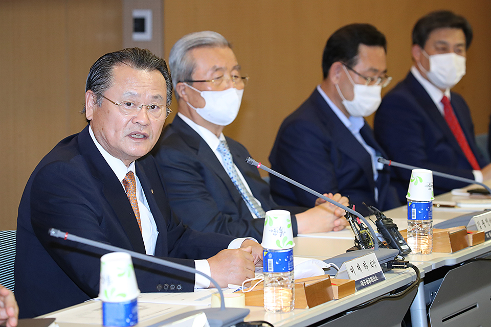 제목 노출 영역입니다 이미지