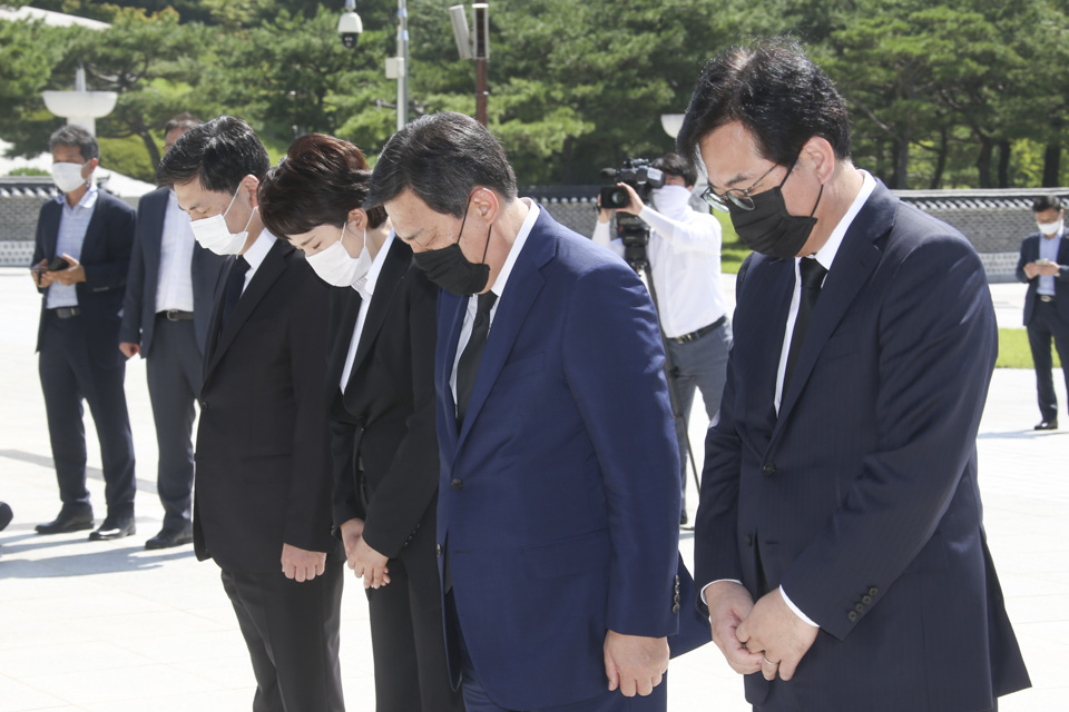제목 노출 영역입니다 이미지
